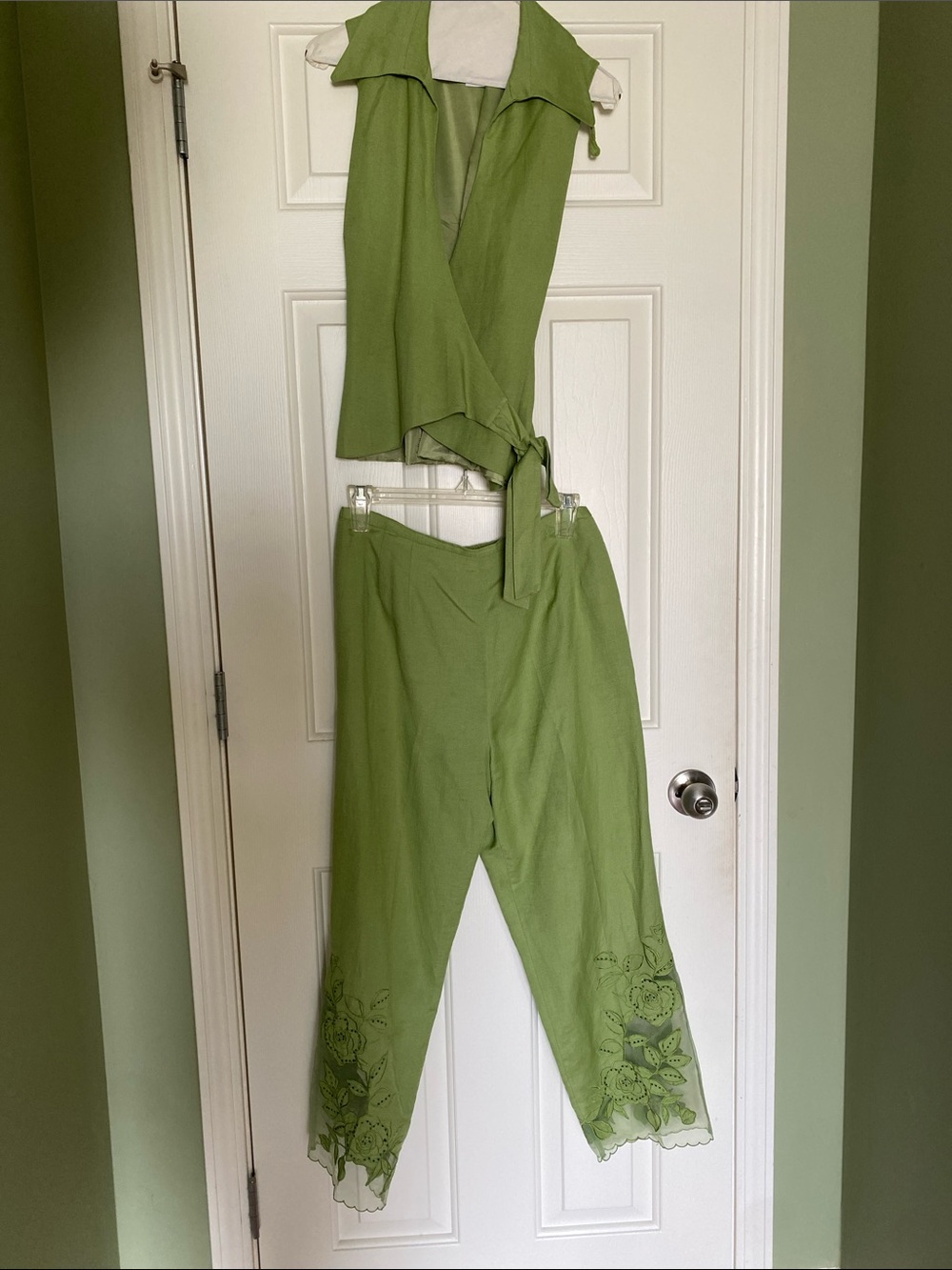 Jessica Howard Olive Green Embroidered Straight-Leg Pants & Wrap Top Set